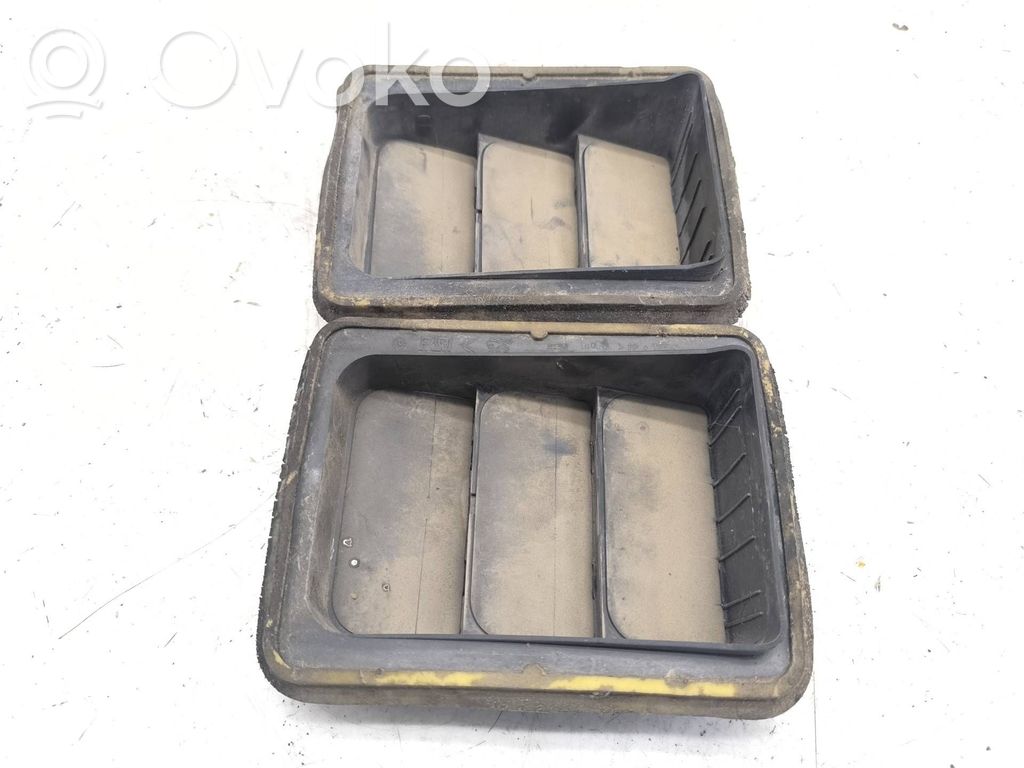 Citroen C4 Grand Picasso Évent de pression de quart de panneau