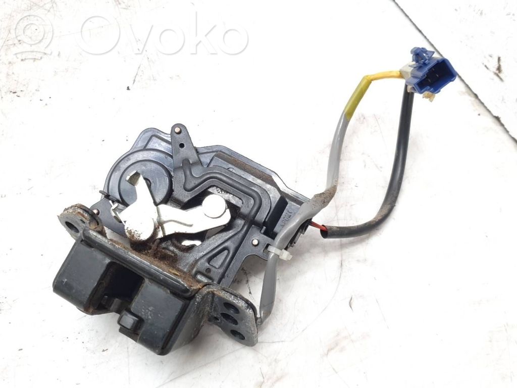 Toyota Avensis T250 Zamek klapy tylnej / bagażnika 
