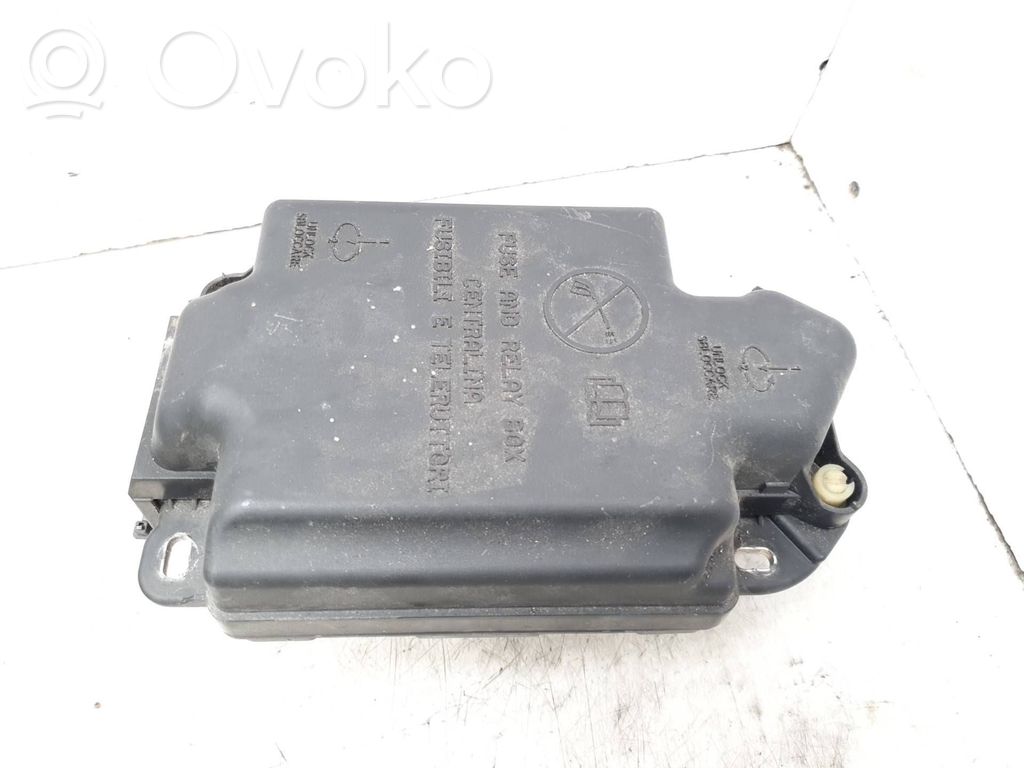 Fiat Tipo Tapa de caja de fusibles 