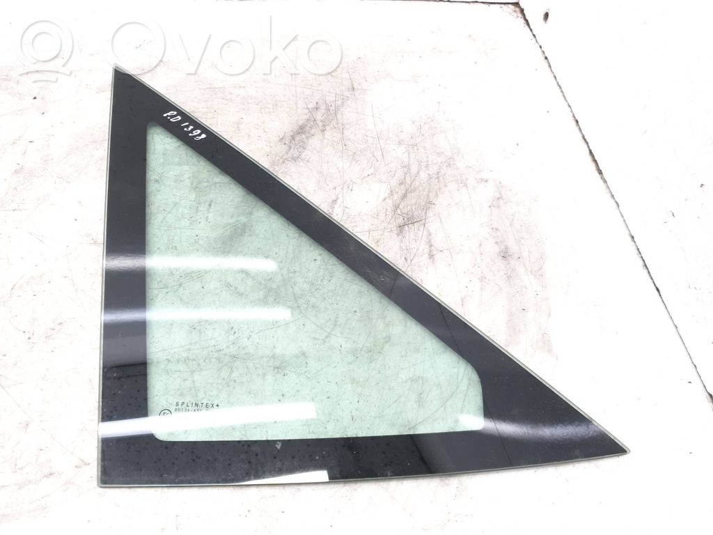 Peugeot 806 Finestrino/vetro triangolo anteriore