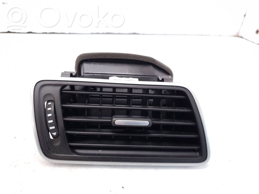 Volkswagen PASSAT B7 Grilă ventilație/ramă laterală bord