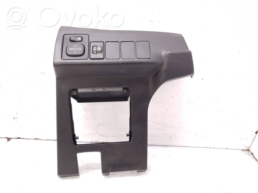 Toyota Auris E180 Interruptor del espejo lateral 