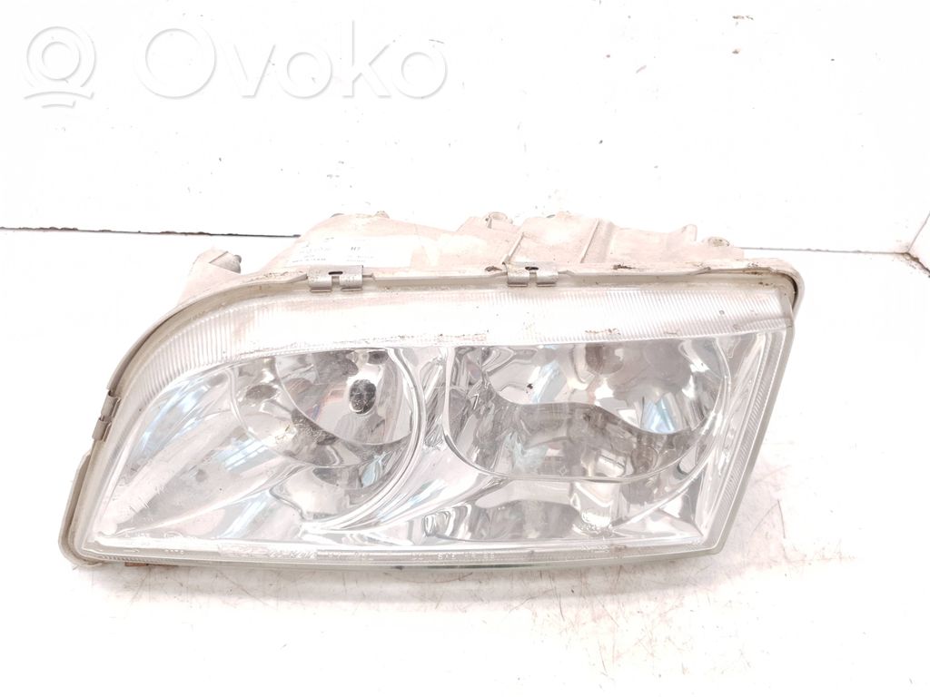 Volvo S40, V40 Lampa przednia