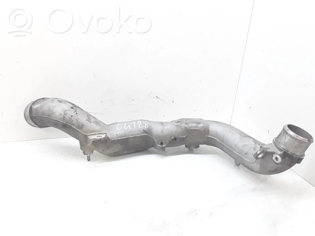 Oil fill pipe