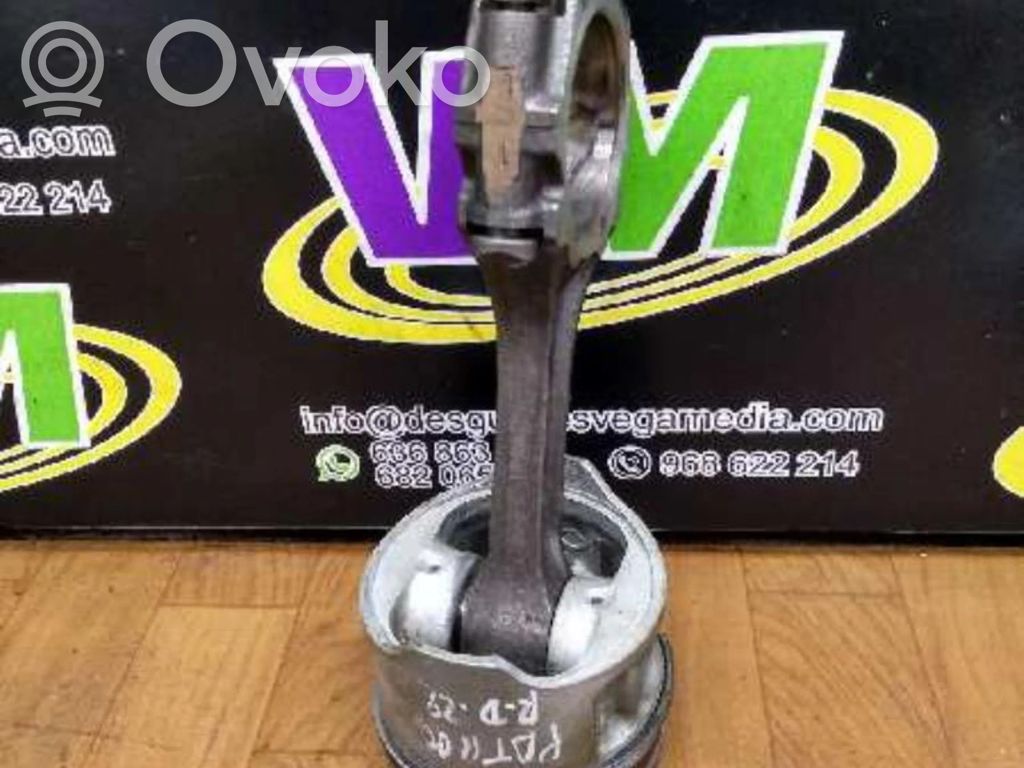 Nissan Patrol 160 Piston with connecting rod 