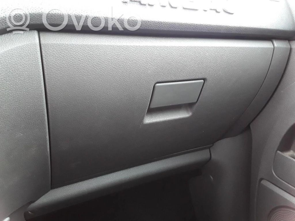 Ford Kuga I Guantera 