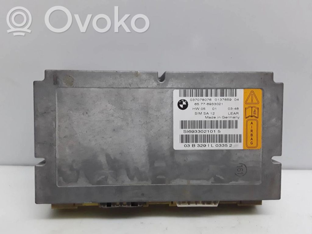 Unidad de control/módulo del motor   65776933021