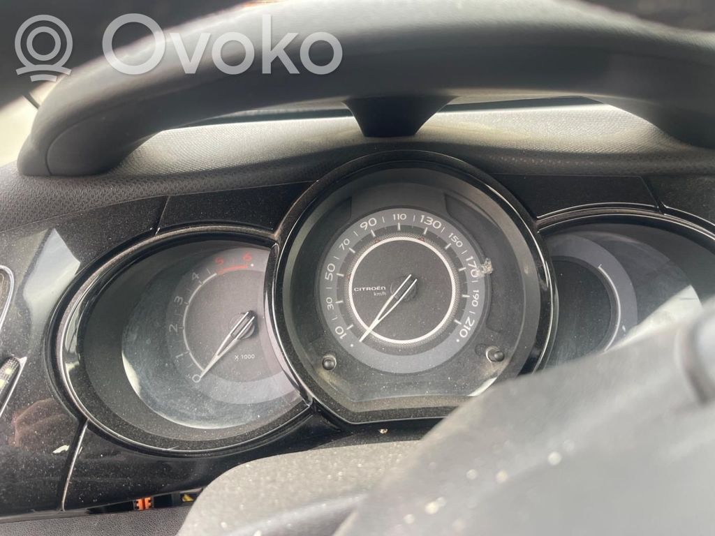 Speedometer (instrument cluster)