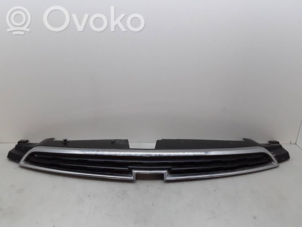 Chevrolet Cruze Etusäleikkö 