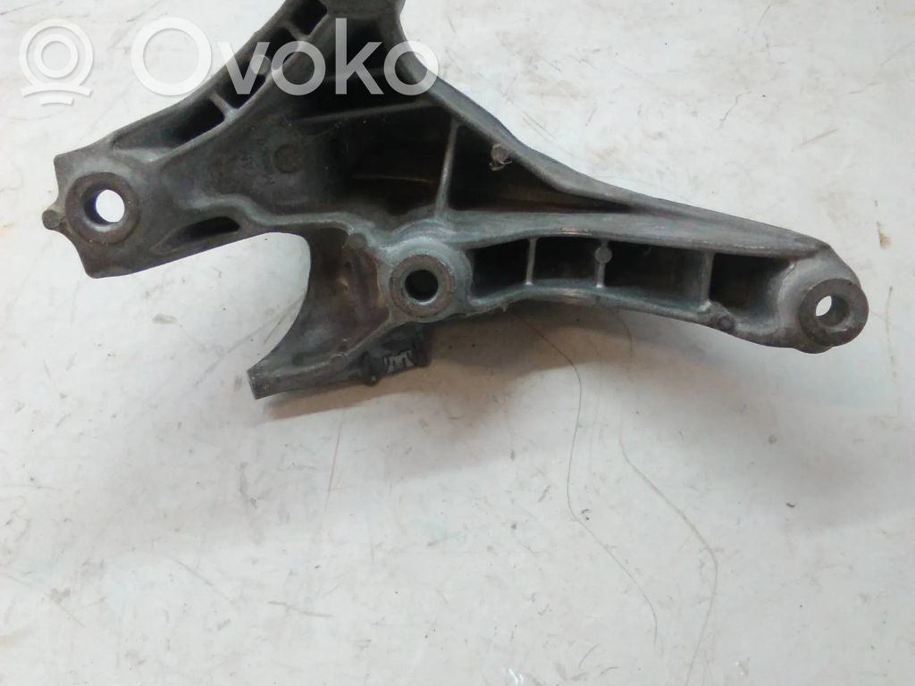 Audi Q5 SQ5 FY Engine mounting bracket 