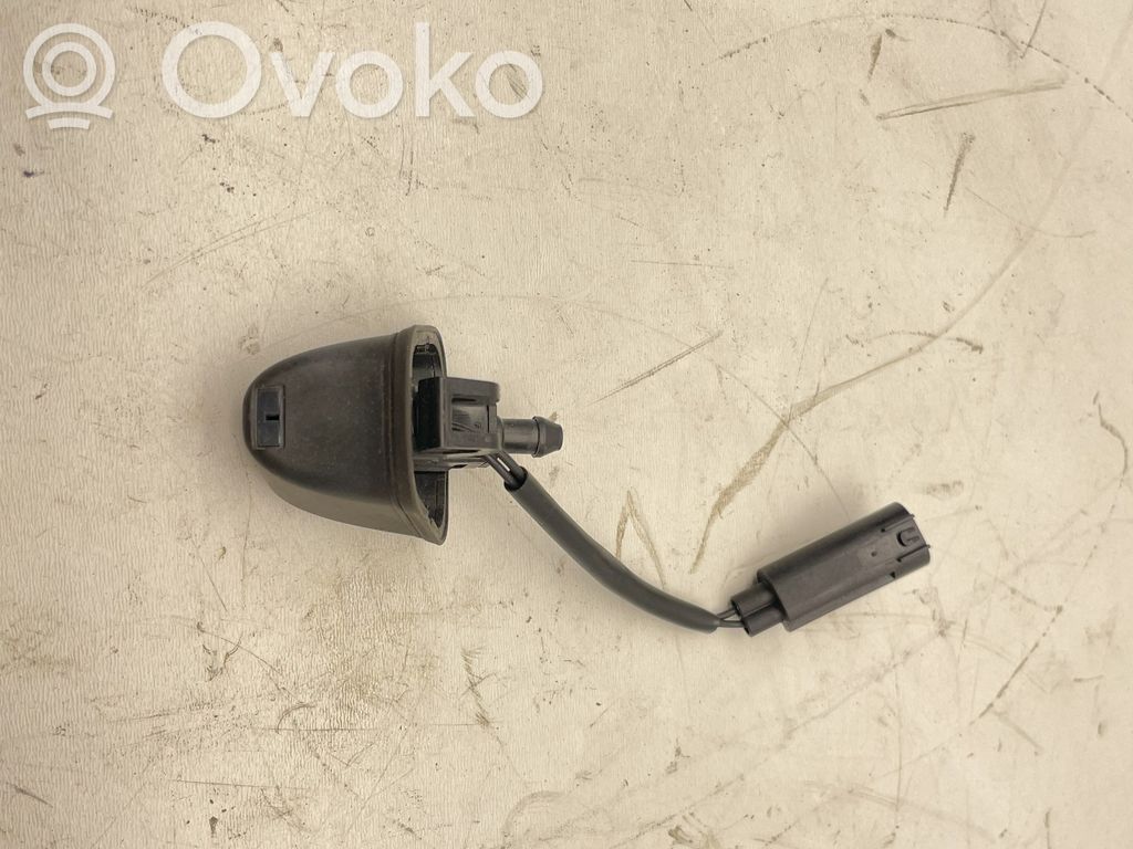 Windshield washer spray nozzle   965162