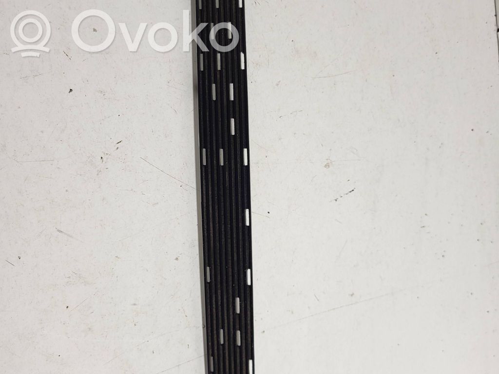 Listwa / Nakładka na błotnik przedni   11732,4678208,04678018,4678209