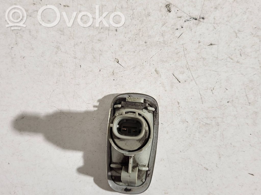 Front fender indicator light   E130294
