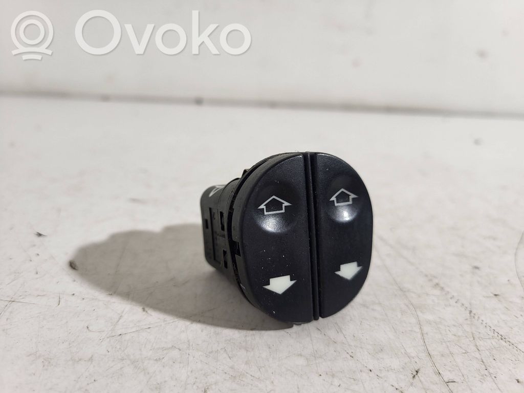 Ford Fiesta Electric window control switch 