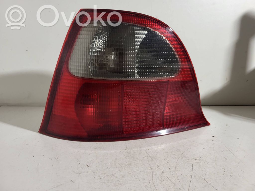 Rover 200 XV Aizmugurējais lukturis virsbūvē 