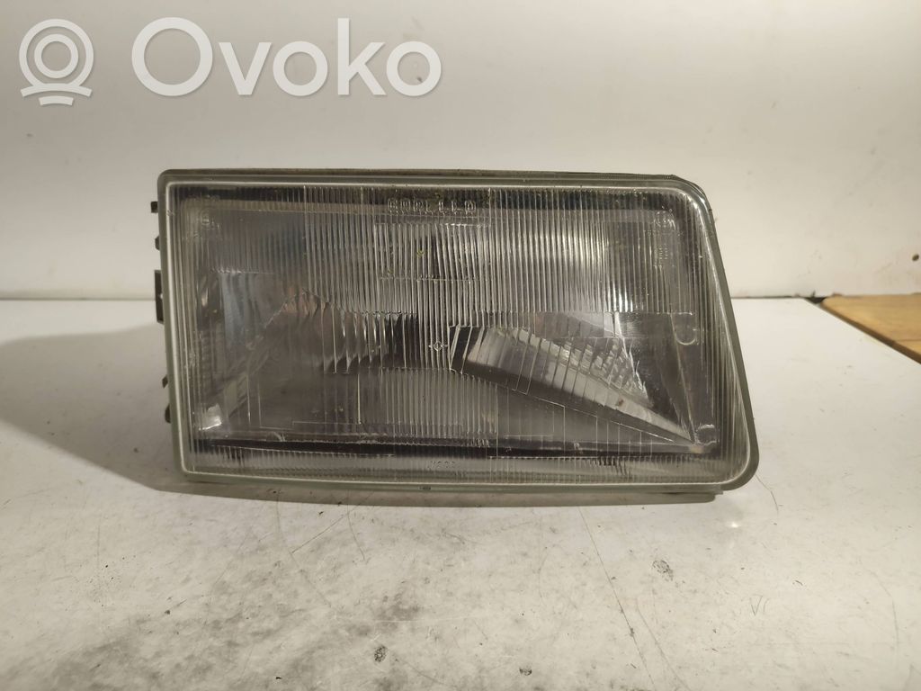 Iveco Daily 30.8 - 9 Lampa przednia 