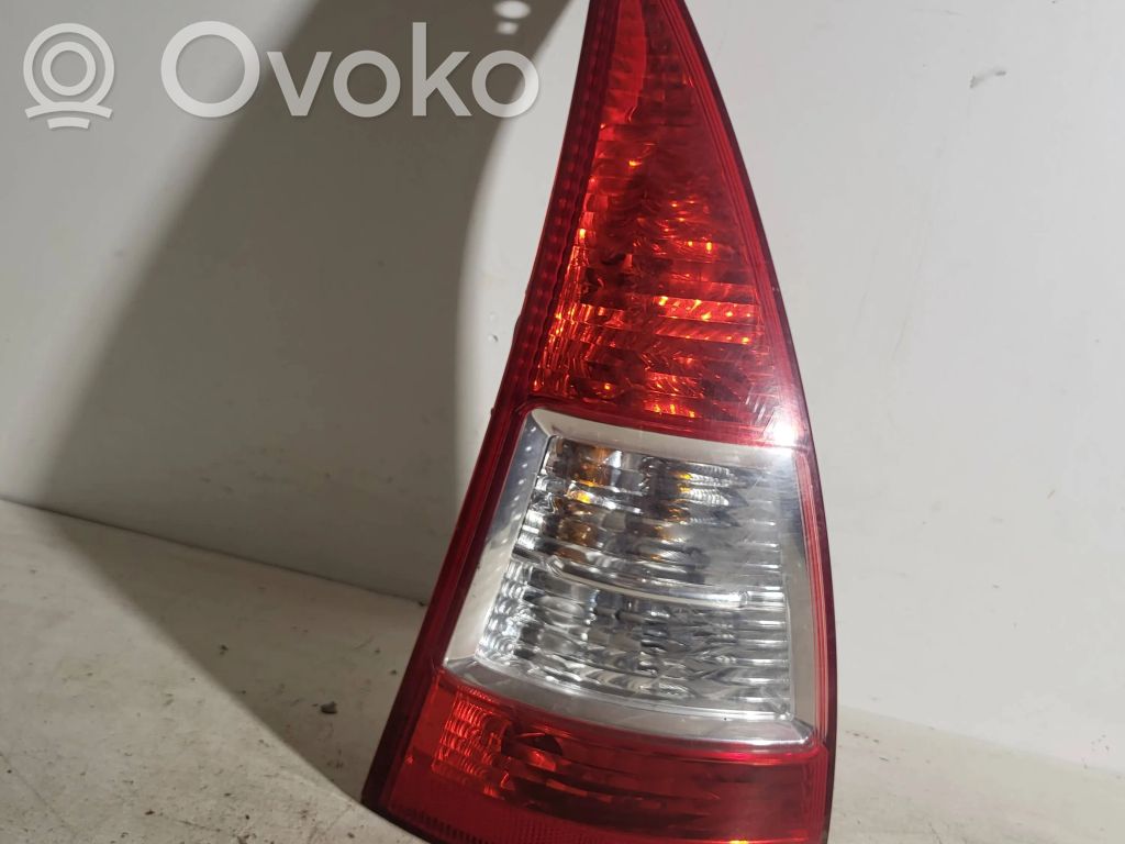 Citroen C3 Galinis žibintas dangtyje 