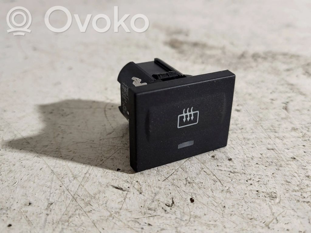 Ford C-MAX I Windscreen/window heater switch 