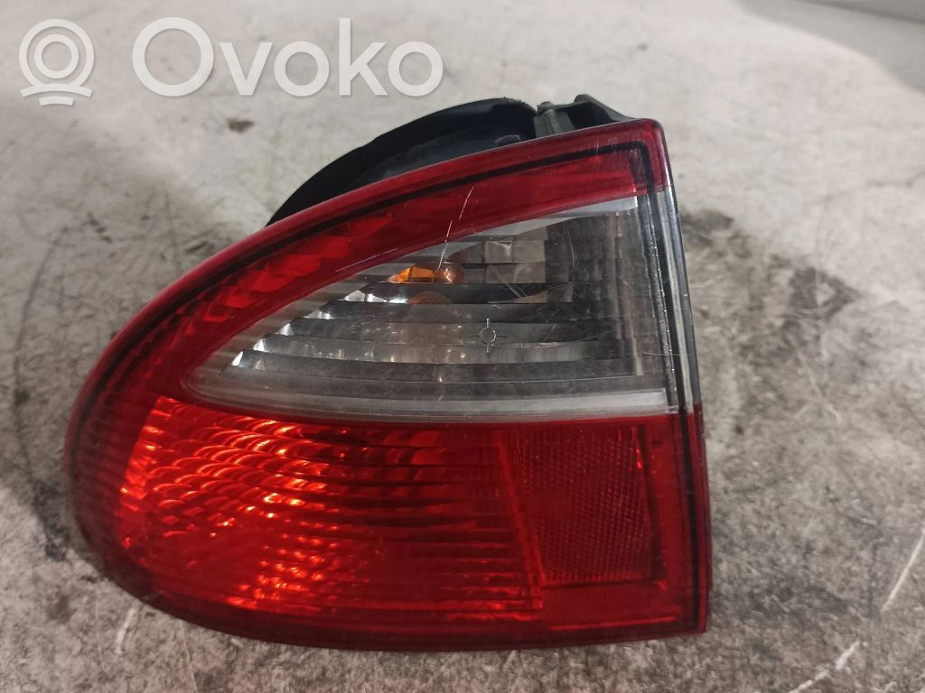 Seat Leon (1M) Aizmugurējais lukturis virsbūvē 