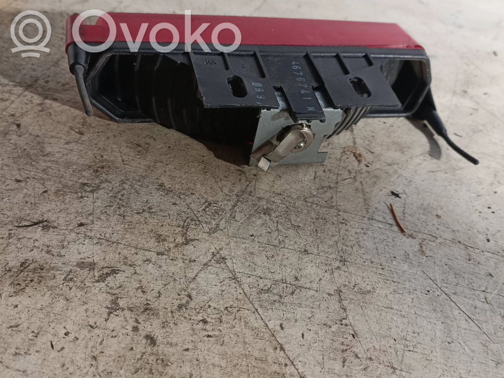 Chrysler Voyager Third/center stoplight 