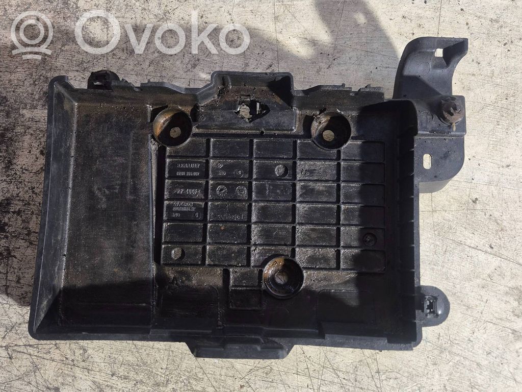Renault Megane II Batteriegestell 