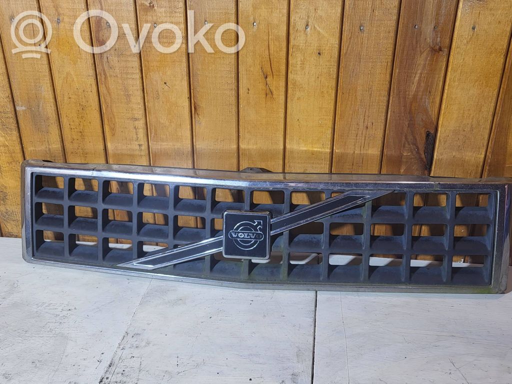 Volvo 340 -  360 Etusäleikkö 
