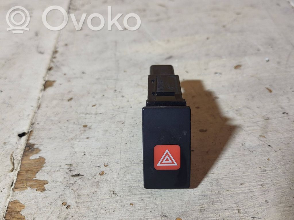 Hyundai Matrix Przycisk świateł awaryjnych 