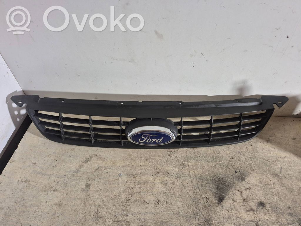 Ford Focus Priekšējais režģis 