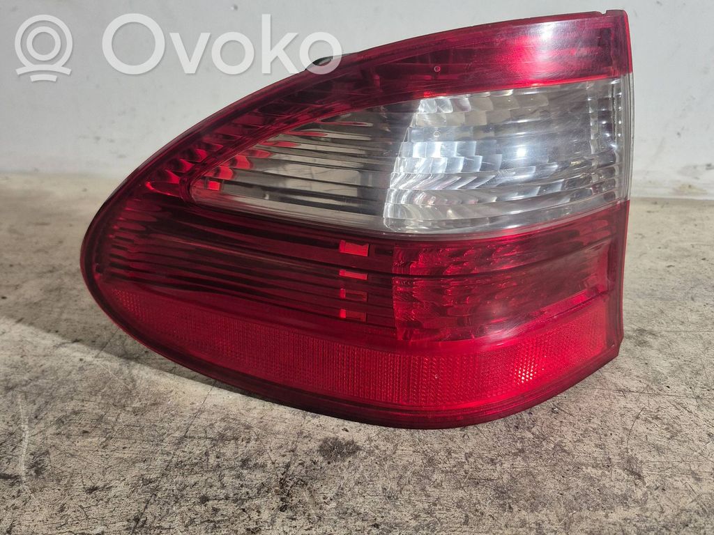 Mercedes-Benz E W211 Lampa tylna 