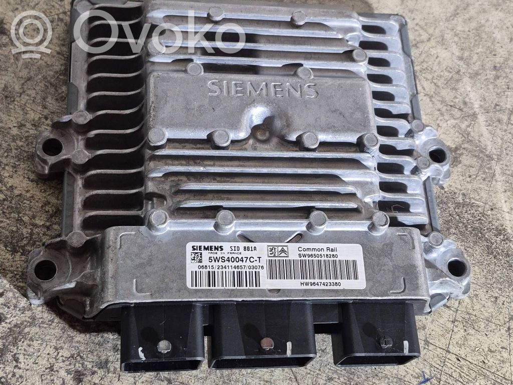 Engine control unit/module ECU   5WS40047CT