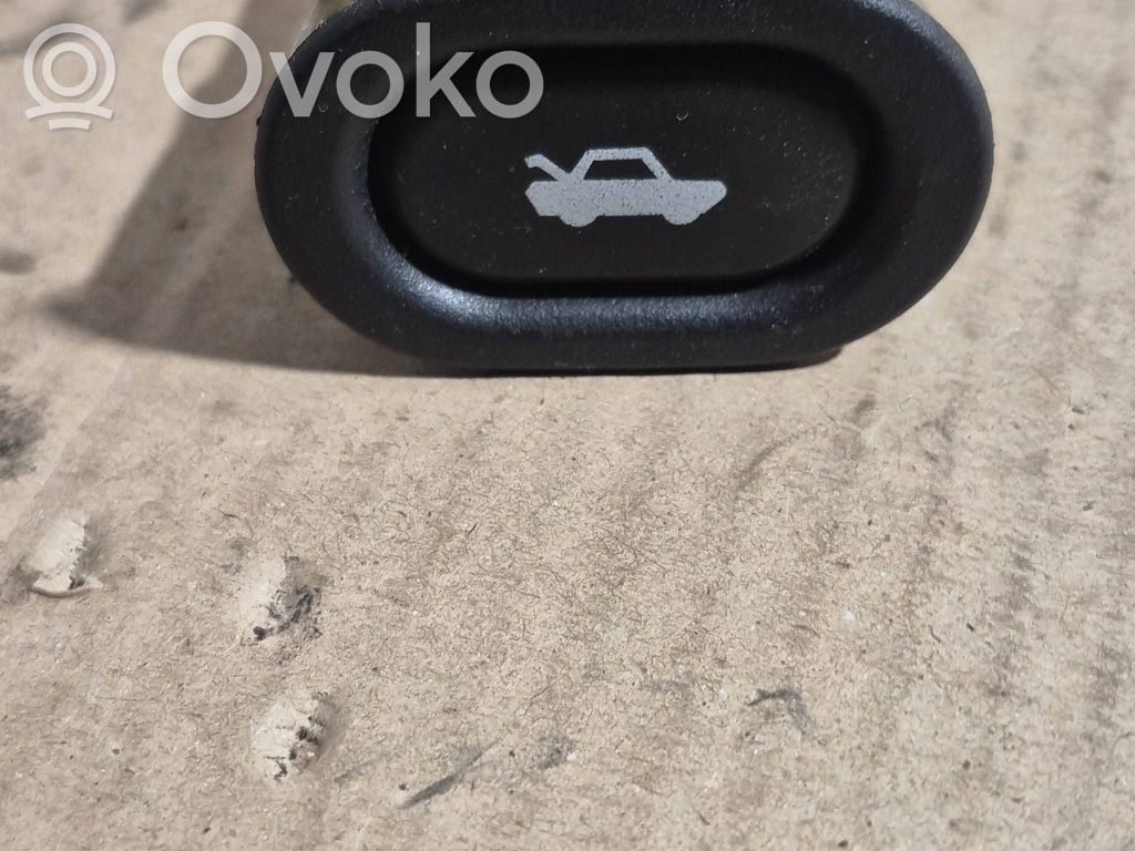 Saab 900 Tailgate opening switch 