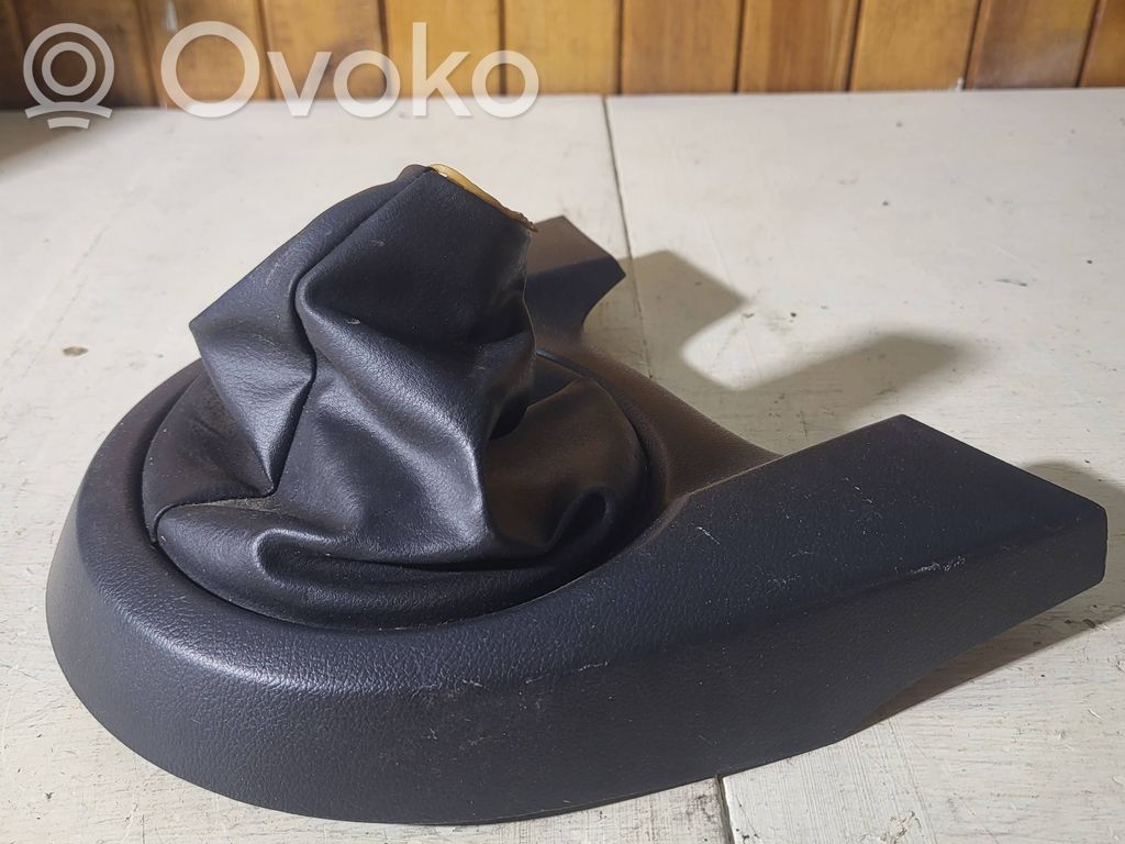 Mazda 2 Contour de levier de vitesses 