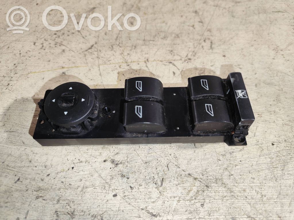 Ford Focus Electric window control switch 
