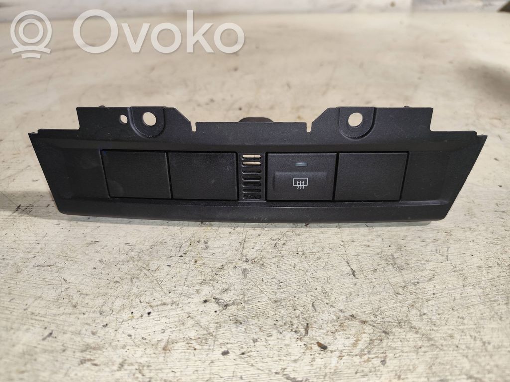 Ford Focus Windscreen/window heater switch 