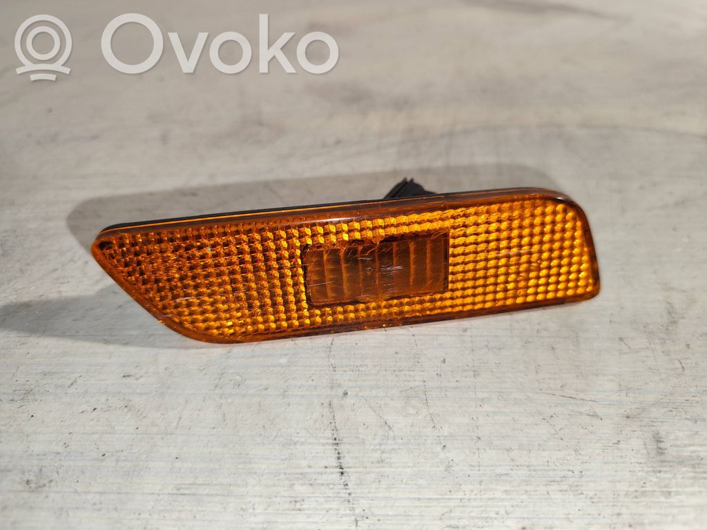 Volvo S80 Front reflector 