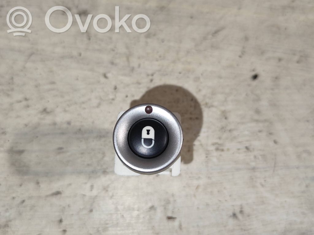 Central locking switch button   1488928077