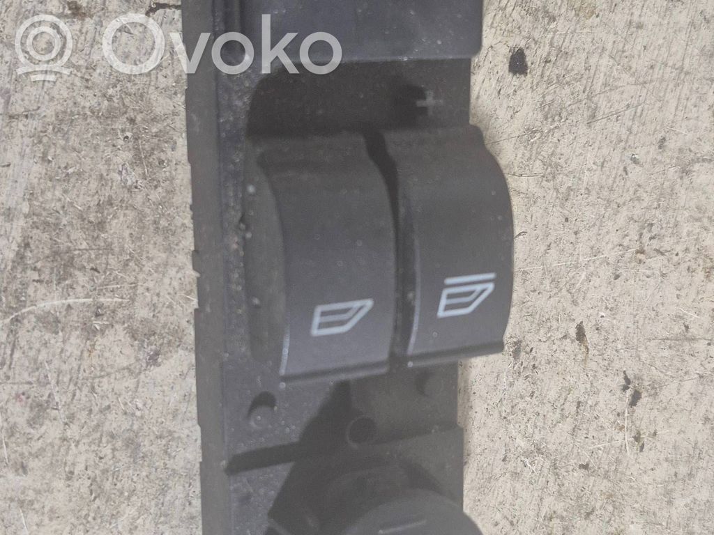 Electric window control switch   03168003,3M5T14529CE
