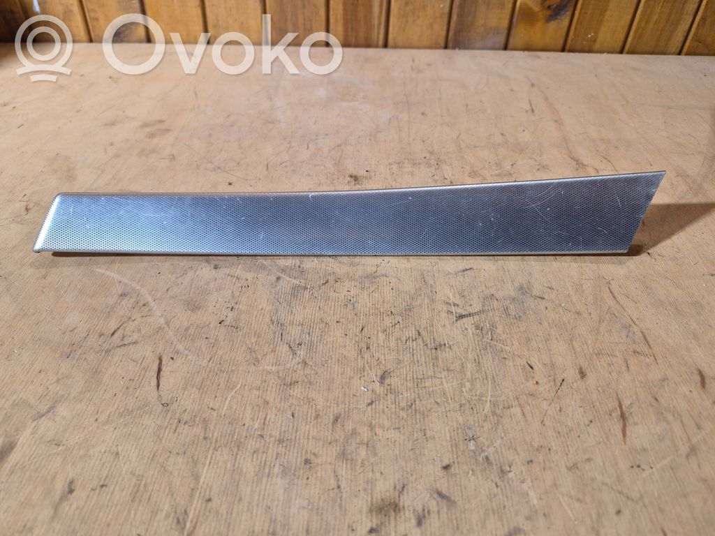 Listwa tapicerki drzwi przednich   8P4867410