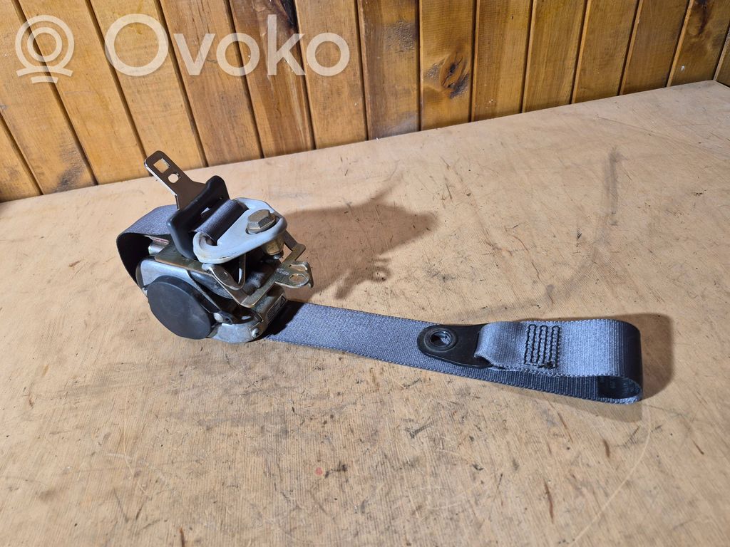 Mazda 323 Cinturón delantero 