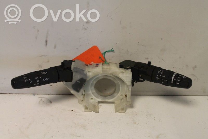 Nissan Micra C+C Ohjauspyörän painikkeet/kytkimet 