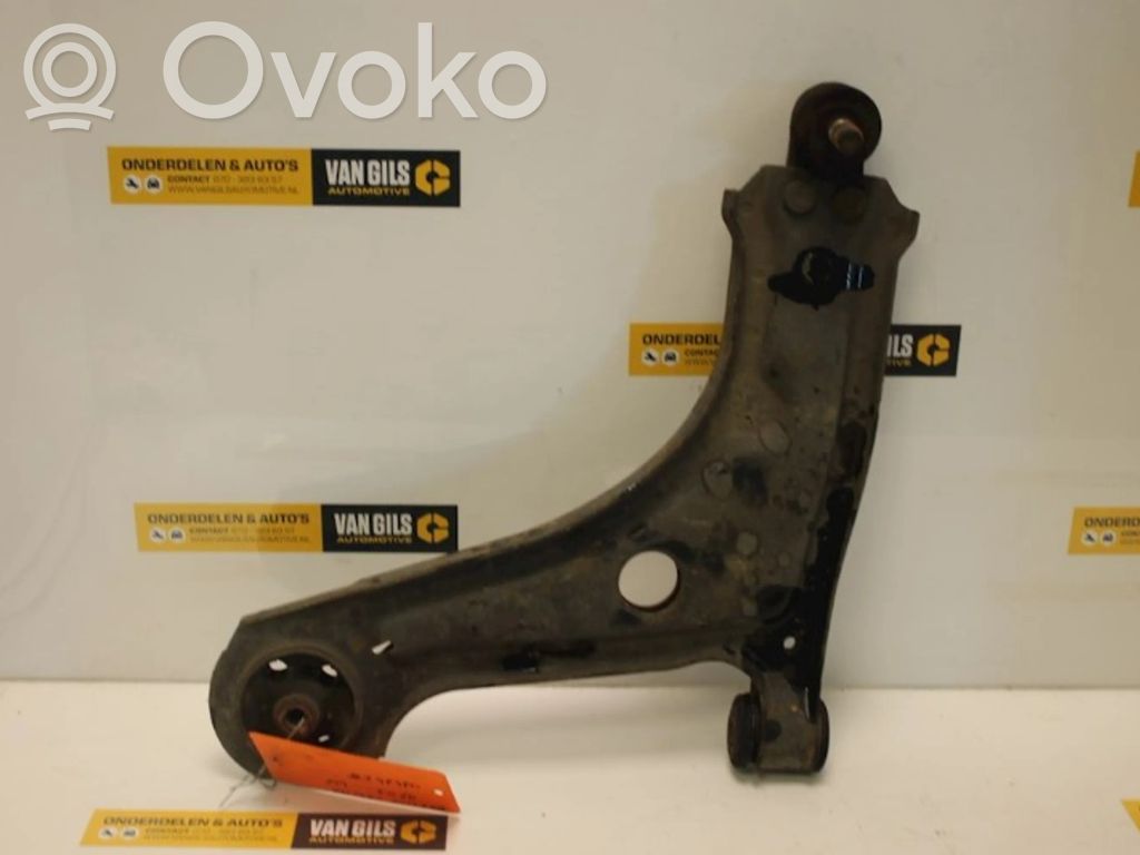 Daewoo Tacuma Braccio di controllo sospensione anteriore