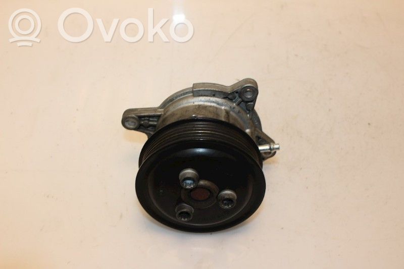 Volkswagen Golf VI Pompe de circulation d'eau