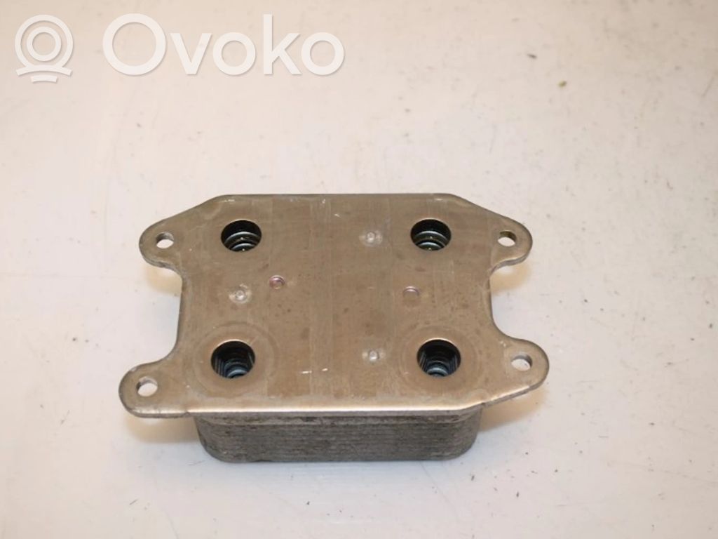 Volkswagen Polo VI Radiatore dell’olio del motore 