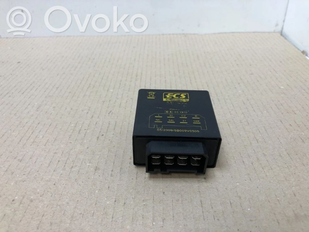 Toyota Prius (XW30) Module de contrôle crochet de remorque 