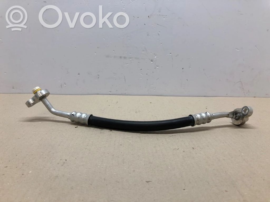 Ilmastointilaitteen putki (A/C)   31699048,31699048