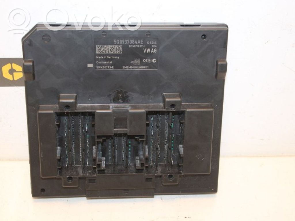 Autres unités de commande / modules   5Q0937084AE,5Q0937084AE