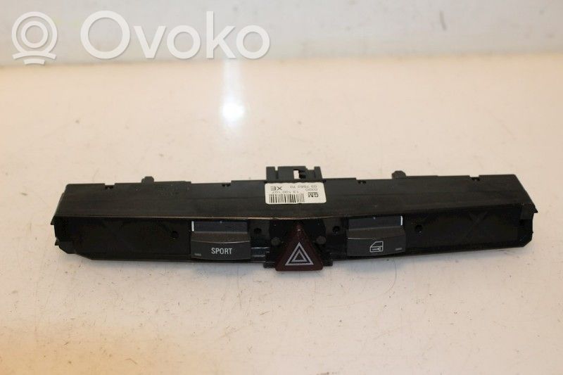 Opel Zafira B Hazard light switch 