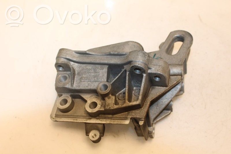 Volvo S80 Engine mount bracket 
