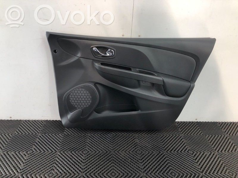 Renault Clio IV Boczki / Poszycie drzwi przednich 