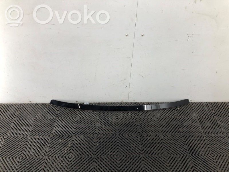 Kolmas/lisäjarruvalo   8W6945097,8W6945097
